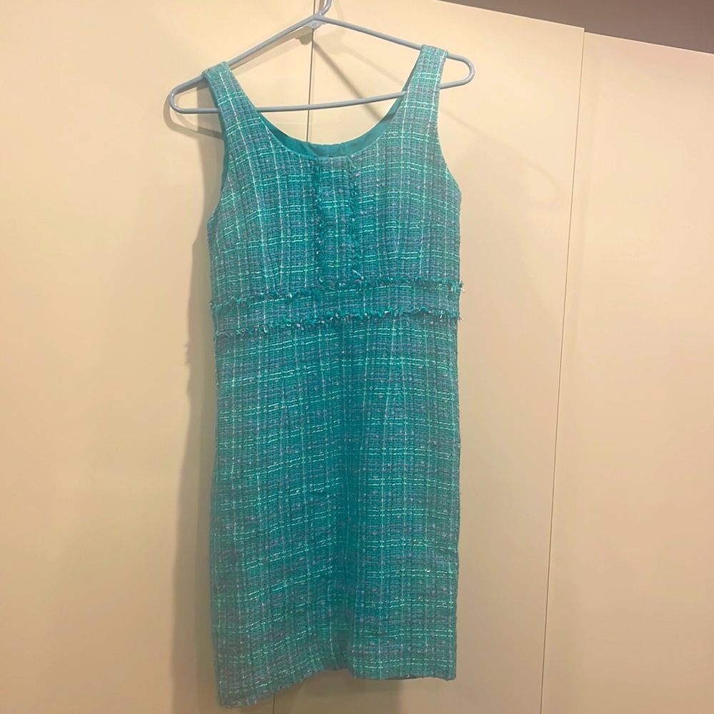 LAUNDRY BY SHELLI SEGAL Metallic Sheath Cocktail Dress with side hidden zipper